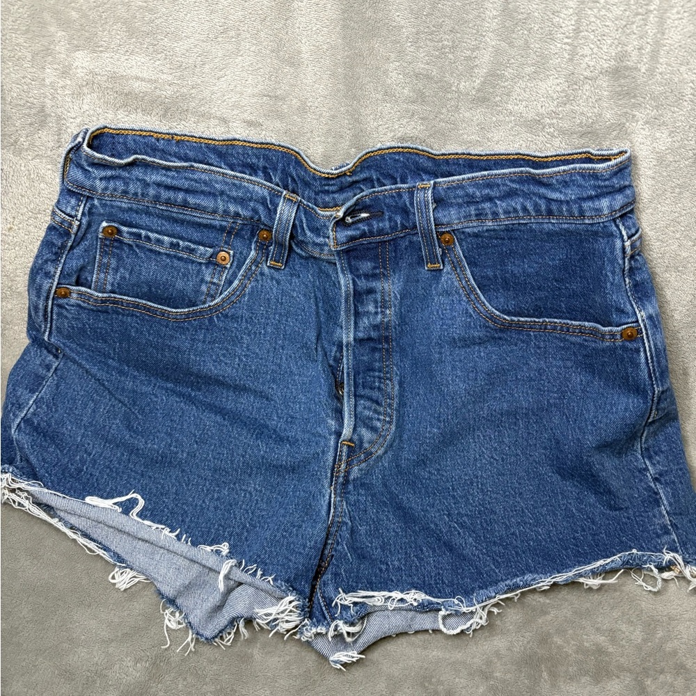 Levi’s 501 Denim Blue Women's Shorts raw hem edge size 31